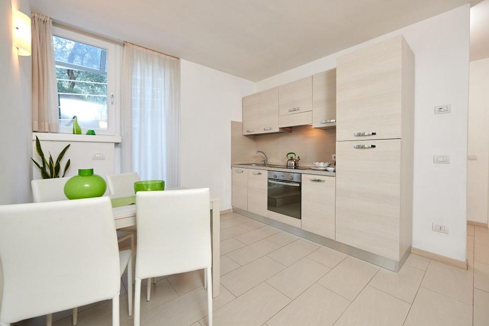 La Pervinca Apartments Malcesine Exterior photo